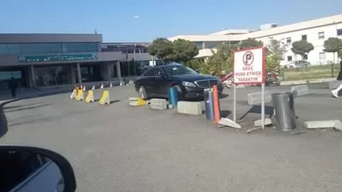 HASTANENİN ÖNÜNDEKİ KARMAŞA!