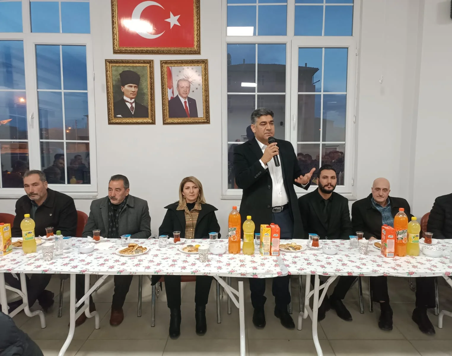 İl Başkan Yardımcısı Akan Gündere'nin Akrabalarıyla Bir Araya Gelerek Güçlü Destek Sözü Aldığı Görkemli Buluşma