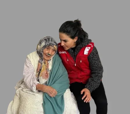 Iğdır Kızılay Şube Başkanı Doç. Dr. Ali İhsan Atalay’ın Talimatıyla Kızılay Kadın Kolları’ndan Asırlık Çınarlara Ziyaret