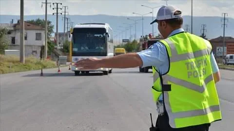 Iğdır Emniyet Müdürlüğü Trafik denetimlerinde 1 ayda 80.673 TL Trafik İdari Para Cezası uyguladı