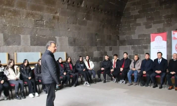 Kayseri'de Tarihi Mekanda Tarih Dersi kapak görseli