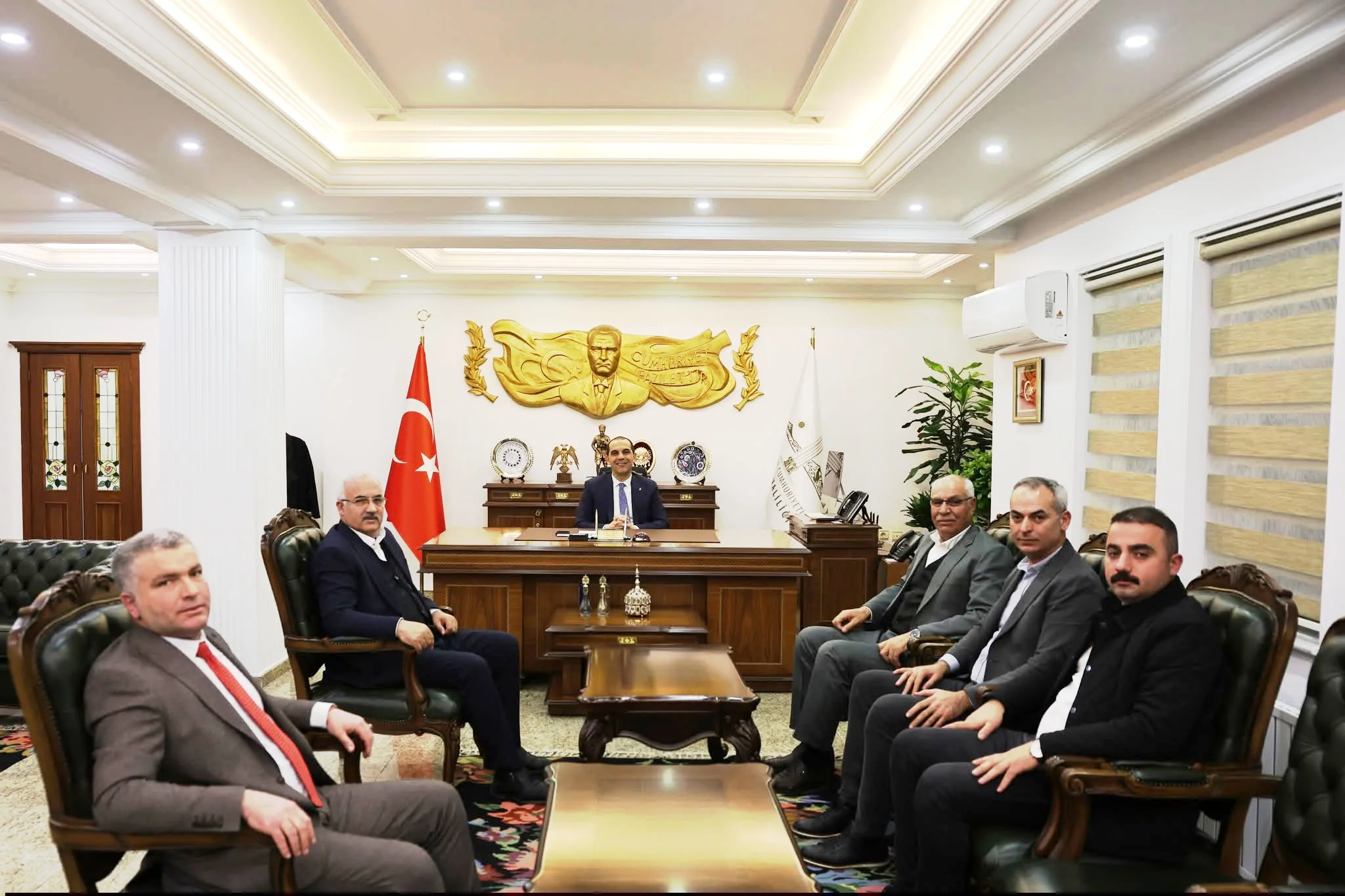 Demirel Ailesinden Iğdır Valisi Mustafa Fırat Taşolar’a Hayırlı Olsun Ziyareti