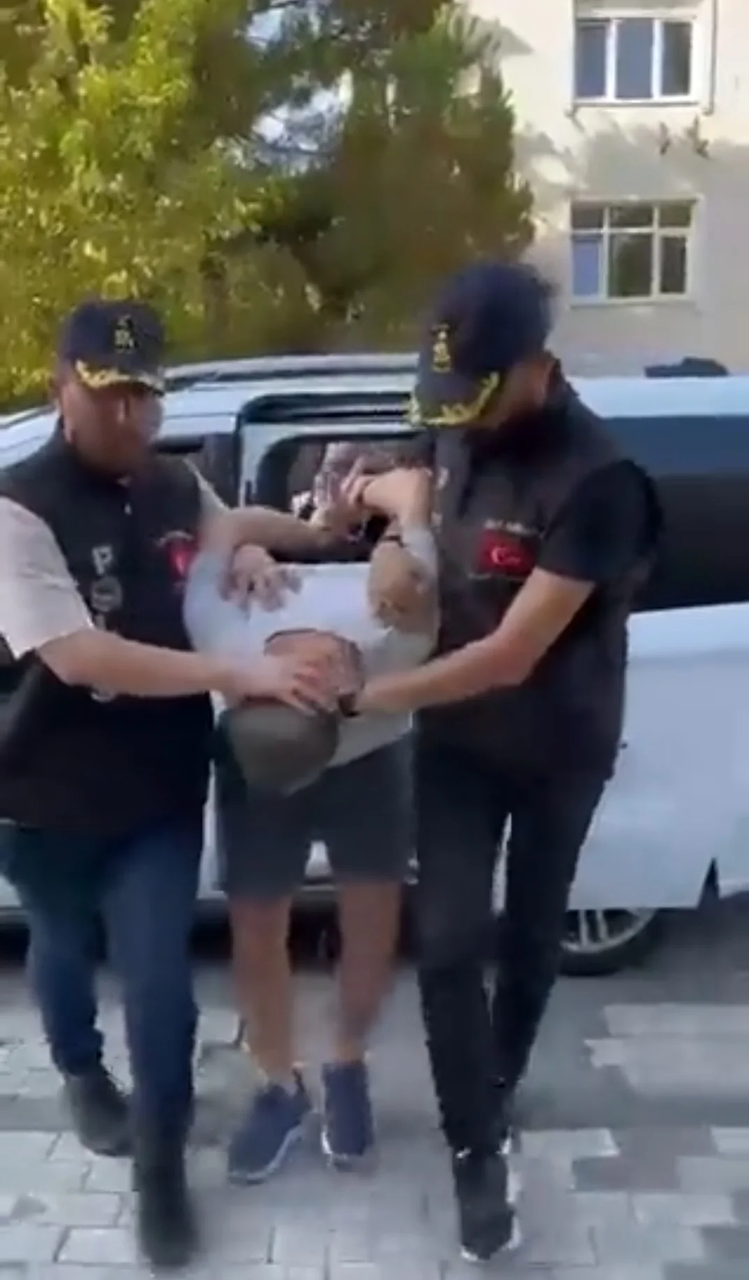 Esenyurt'ta silahlı kavga: 2 ölü, 1 yaralı olaydaki şahıslar yakalandı