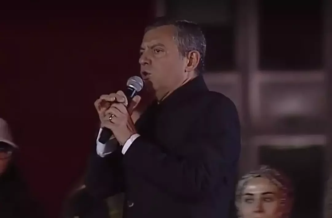CHP Lideri Özel, Saraçhane'deki Gelişmelerin Ardından Maltepe'de Miting Çağrısı Yaptı