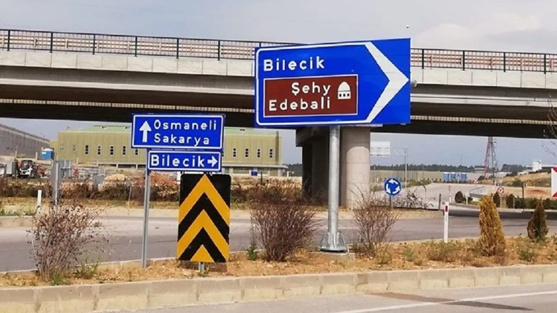 Türkiye Karayollarında Yeni Dönem: Hız Sınırı Levhaları ve Trafik İşaretleri Baştan Sona Değişiyor