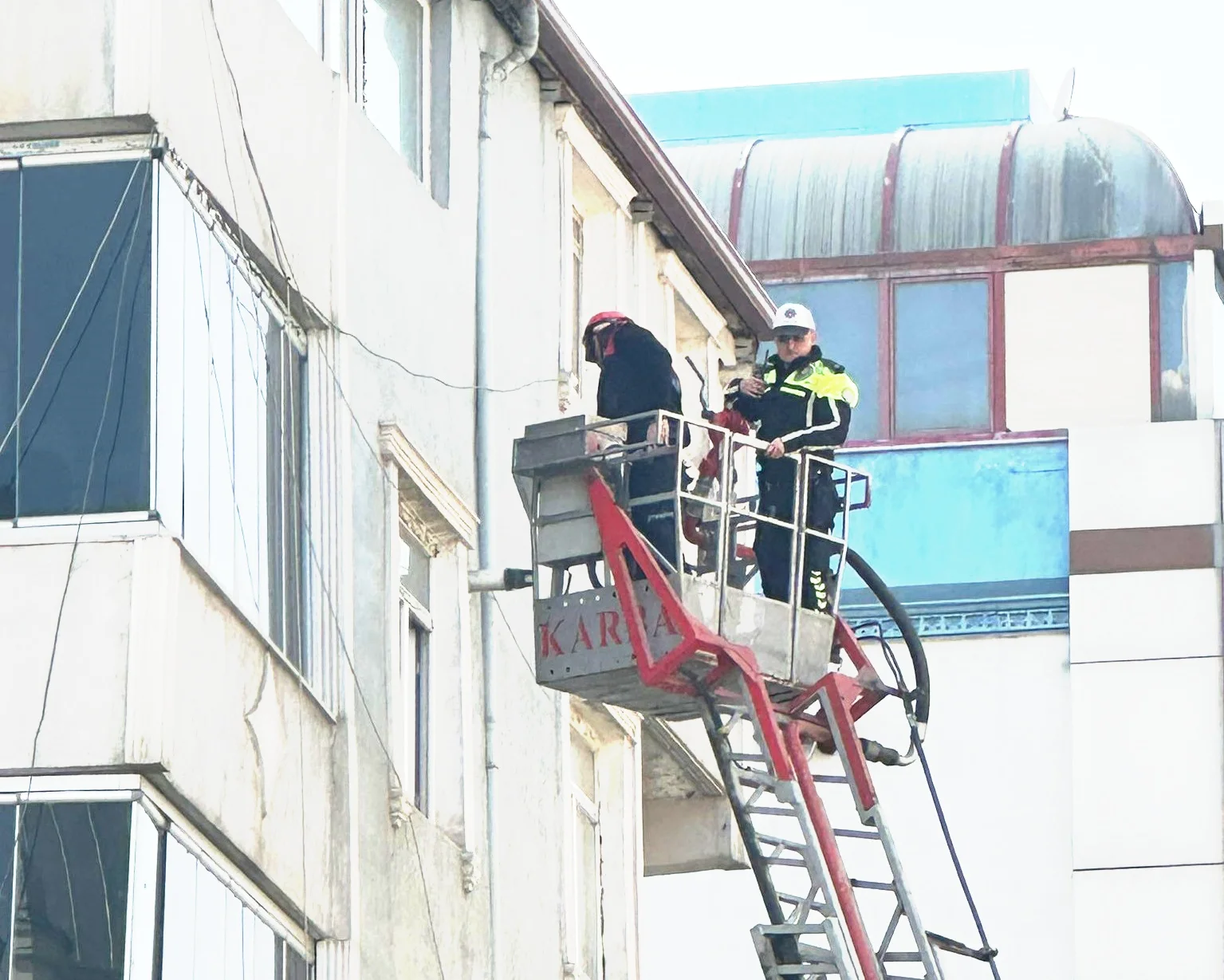 Iğdır’da İntihar Girişimi: Polis Ekiplerinin Zamanında Müdahalesi Hayatı Kurtardı