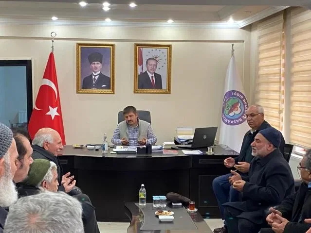 Vali H. Engin Sarıibrahim Iğdır'da husumetli iki 2 aile barıştırıldı