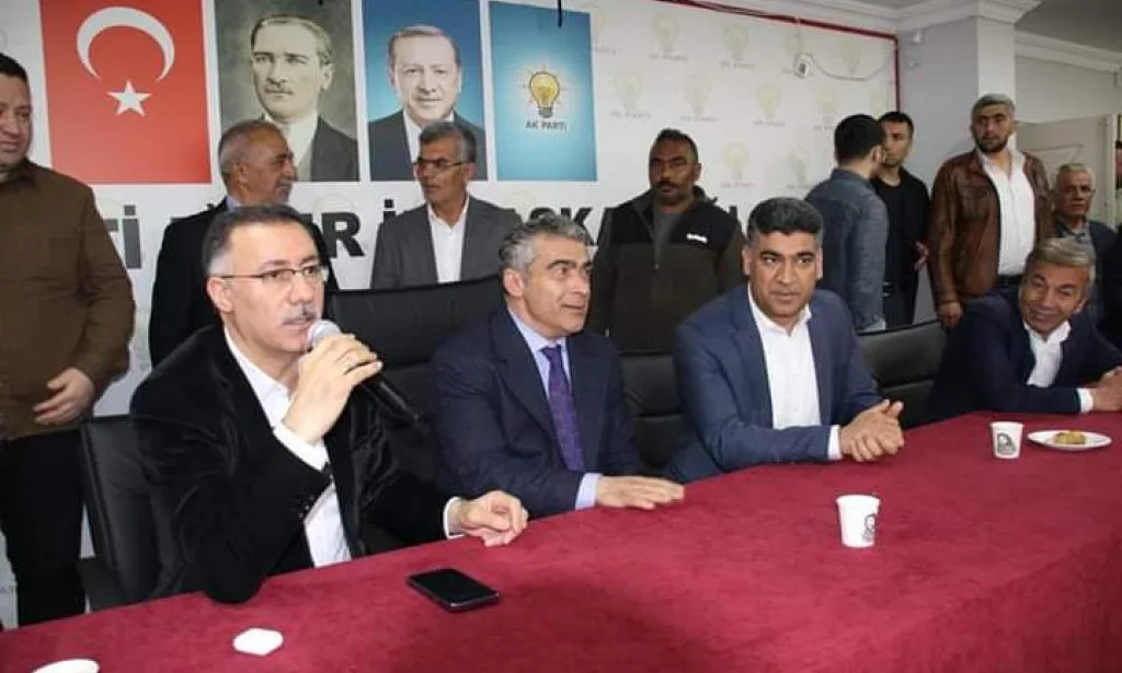AK PARTİ Milletvekili Adayları Sayın Cantürk Alagöz ve Sayın Ahmet Tutulmaz teşkilatımız ve vatandaşlarımızla bayramlaştılar.