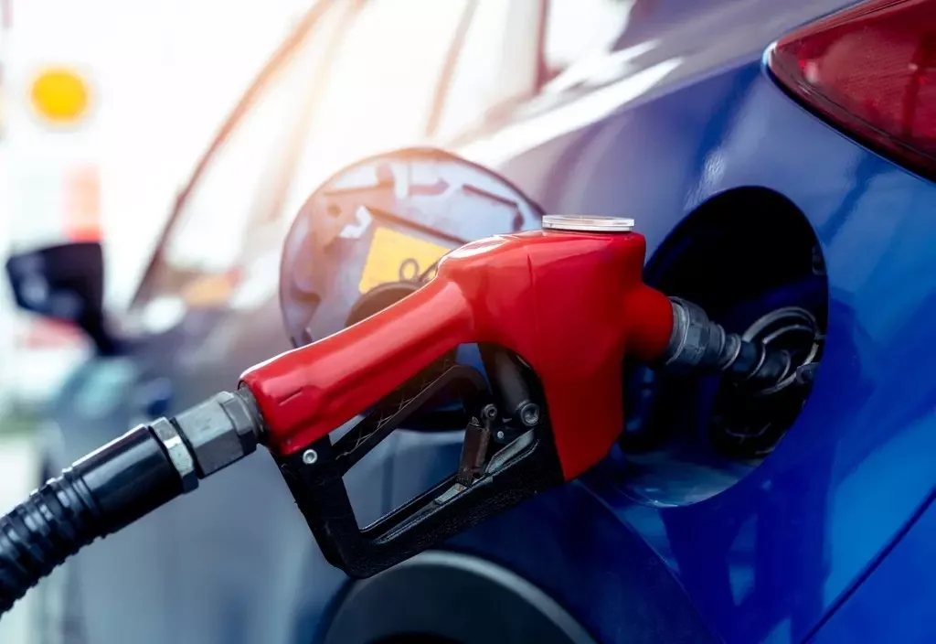 Motorin Fiyatları Yeniden Yükseliyor: Gece 24 Lirayı Aşacak!