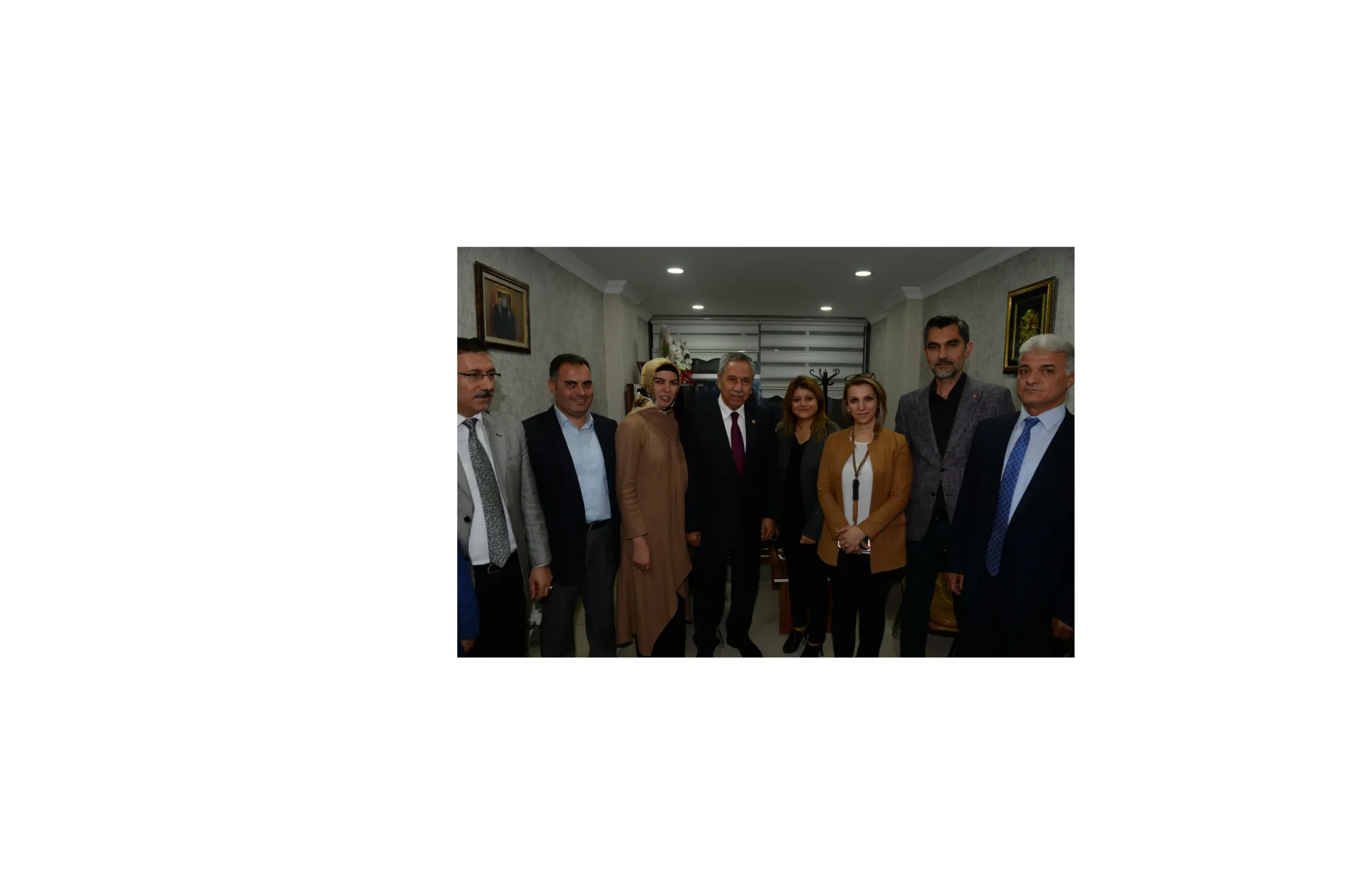 Bülent Arınç: "Cumhurbaşkanımızın başkanlığında sıkıntılı günlerimizi atlatacağız"