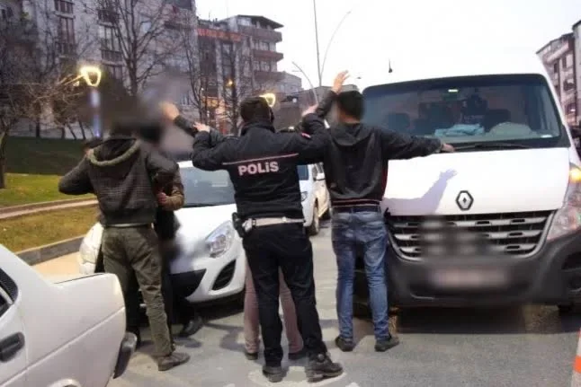 Polis yetkilerine kısıtlama
