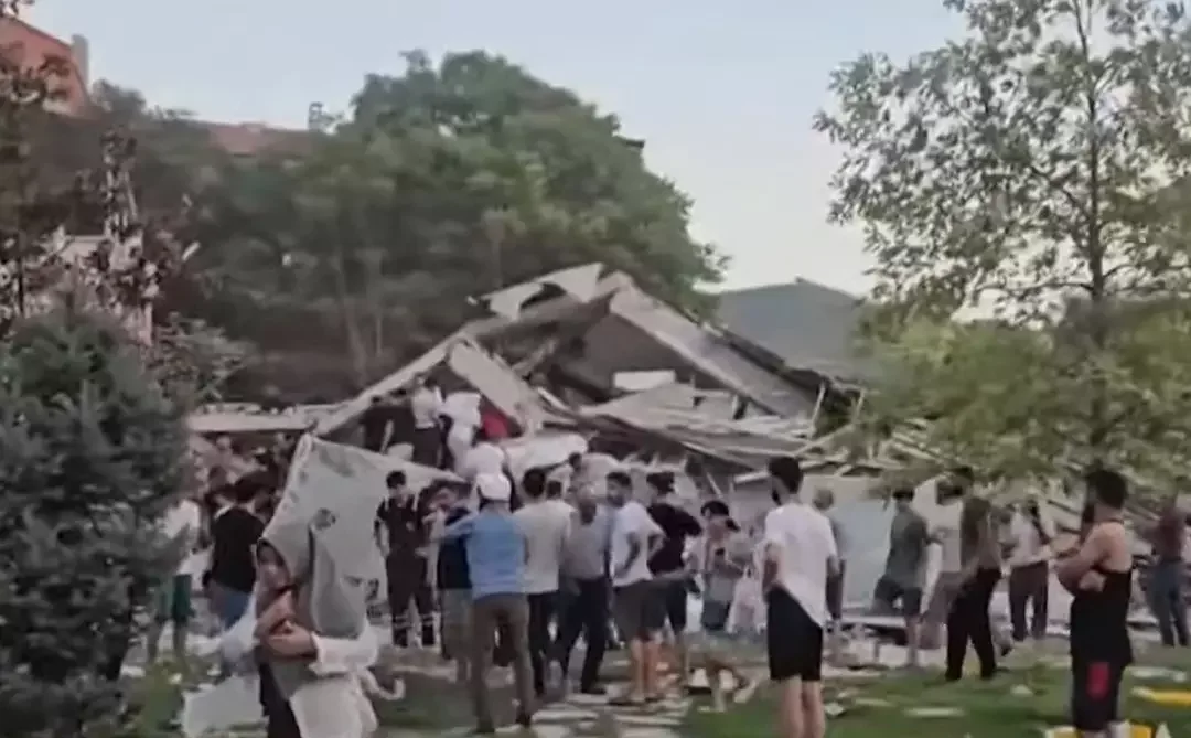 Balıkesir Sındırgı’da 6.1 Büyüklüğünde Deprem: Çok Sayıda Bina Hasar Gördü, Enkaz Çalışmaları Sürüyor