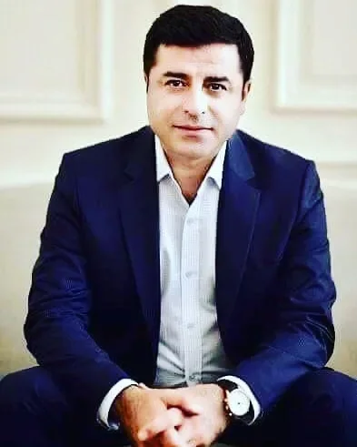 SELAHATIN DEMIRTAŞ' HDP ES GENEL BASKANLIGINA ADAY OLMALI MI