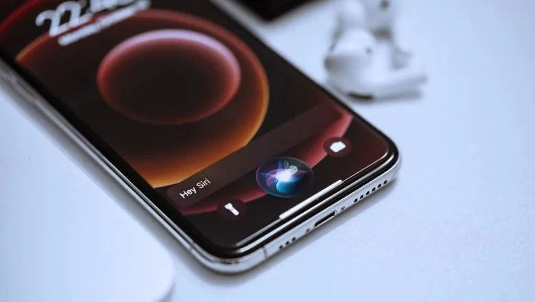 Apple, WWDC 2024'te Siri için AI Bildirim Özeti ve Konuşma Sesi Tanıtabilir