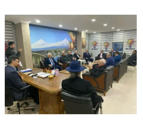 Azerbaycan Milletvekilleri Ve Türk Ağsaggallılar Grubu AK Parti'ye Sürpriz Ziyaret