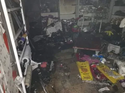 IĞDIR'da kimyasal madde ve temizlik ürünleri satışı yapılan iş yerinde yangın çıktı.