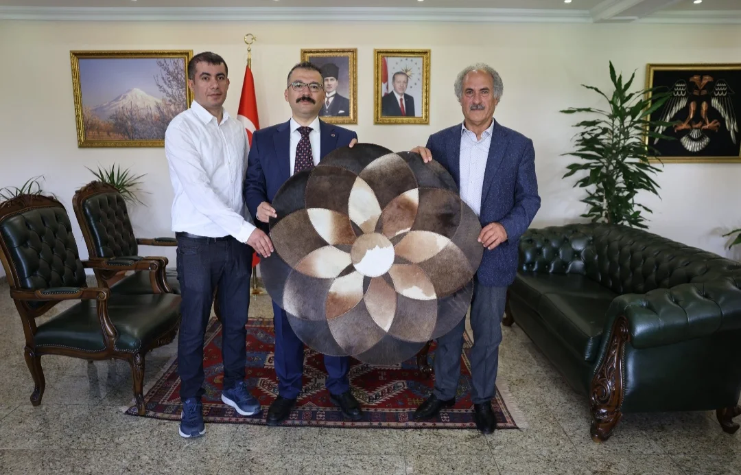 "Vali Turan, İş İnsanı Şimşek'i Makamında Ağırladı" İş İnsanı Buluşması