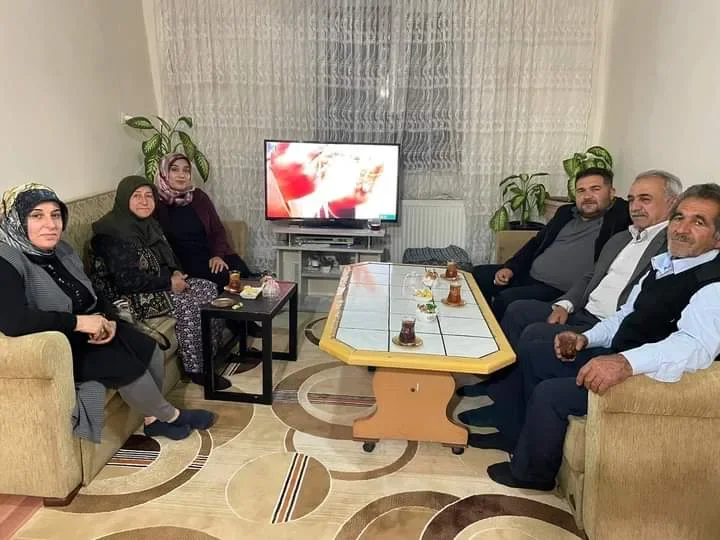 AK Parti'de Tüm Teşkilatlar Halkla Omuz Omuza