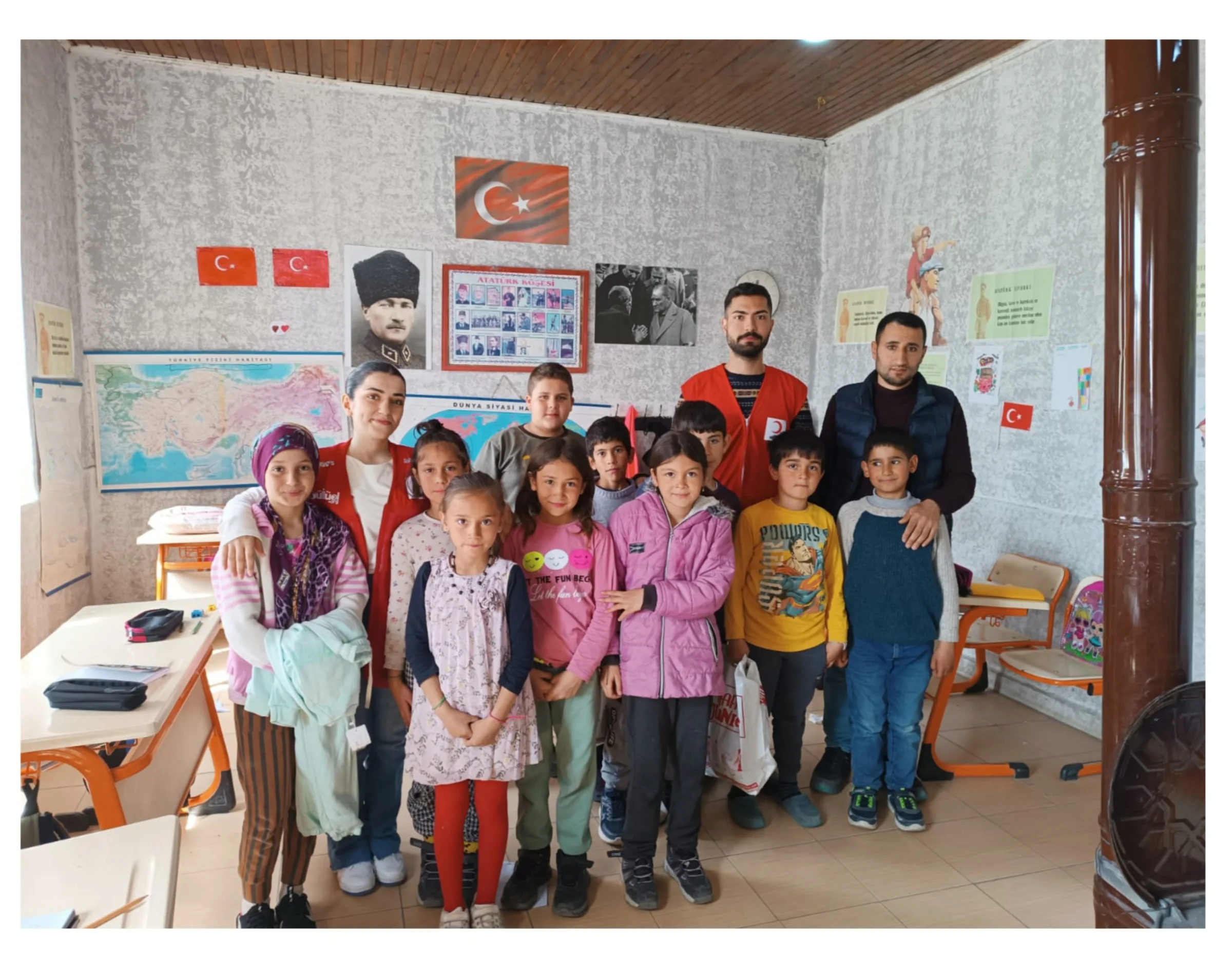 Genç Kızılay Tuzluca İlçe Başkanı Murat Ayrım Öncülüğünde Bayram Sevinci: Minik Yürekler Mutlulukla Buluştu!
