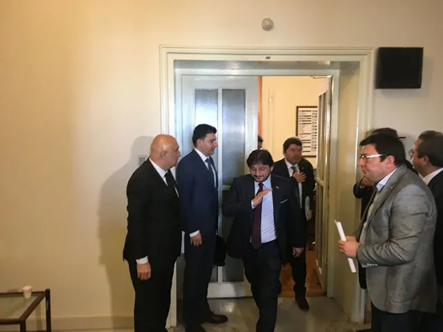 AK Parti-CHP görüşmesi sona erdi