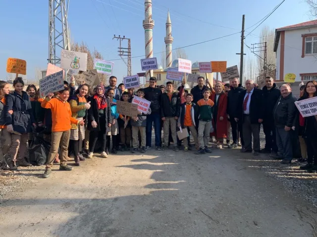 Yüzbaşılar Köyünde Minibüsçülerden Sert Darbe: Öğrenciler Zamlarla Mağdur Edildi!