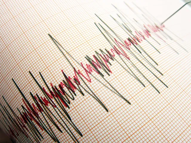 Şanlıurfa'da 5,8 büyüklüğünde deprem! Gaziantep, Diyarbakır, Mardin ve Malatya'da da hissedildi