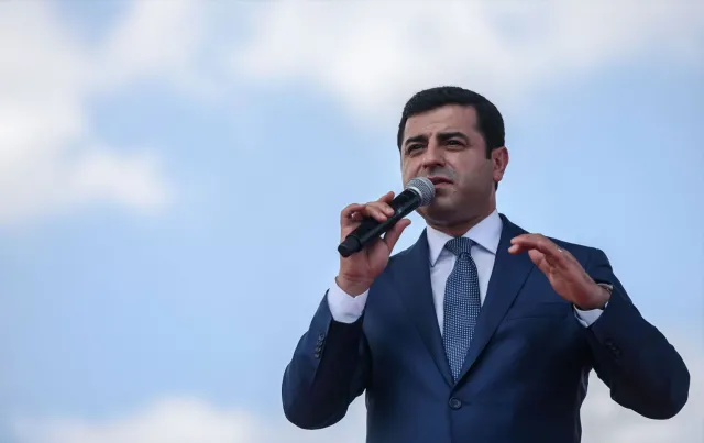Selahattin Demirtaş’ın aktif siyaseti bıraktığını açıkladı