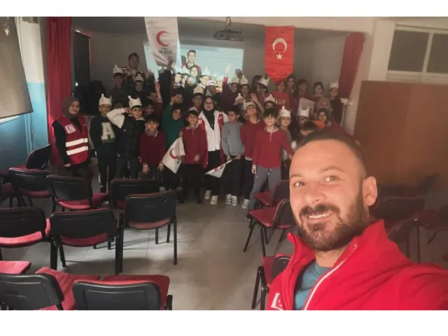 Kızılay Haftasında Iğdır Okullarında Yardımlaşma Ruhu: Kızılay Ekipleri Öğrencilerle Buluşuyor