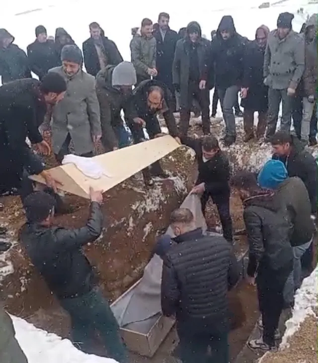 Muş’ta 7 Çocuk Annesi, Eşi Tarafından Silahla Öldürüldü