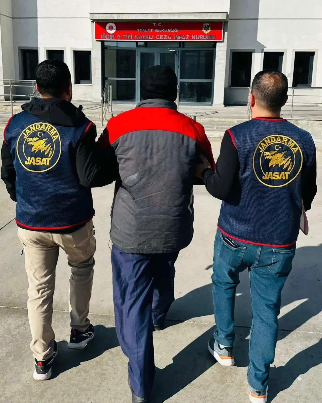 Iğdır’da “Çocuğun Cinsel İstismarı” Suçundan Aranan Şahıs JASAT Ekiplerince Yakalandı