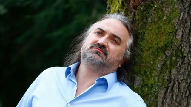 Volkan Konak Konser Sırasında Fenalaşarak Hayatını Kaybetti: KKTC Sağlık Bakanlığı Doğruladı