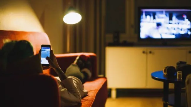 Televizyon Yetmedi, Bir de Sosyal Medya Çıktı