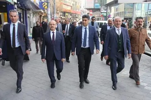 HALKIN İL BAŞKANI HALKLA OMUZ OMUZA