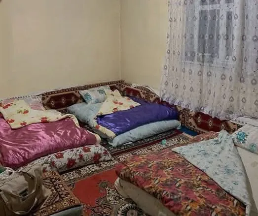 Yer Yatağından Düşmeyen Çocukluk: Büyüdüğümüz Evlerin Sessiz Hikayesi