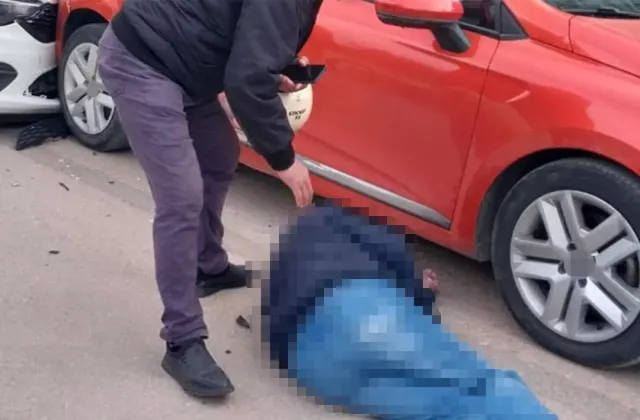 Balıkesir Bandırma'da Acı Kaza: Eski Milletvekilinin Otomobilinin Çarptığı Motosiklet Sürücüsü Yaşamını Yitirdi