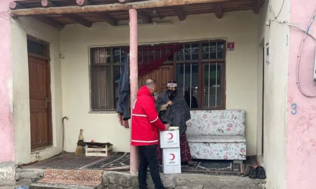 Soğuk Kış Günlerinde Umut Taşıyan Eller: Iğdır Kızılay’ın Özverili Çalışmaları