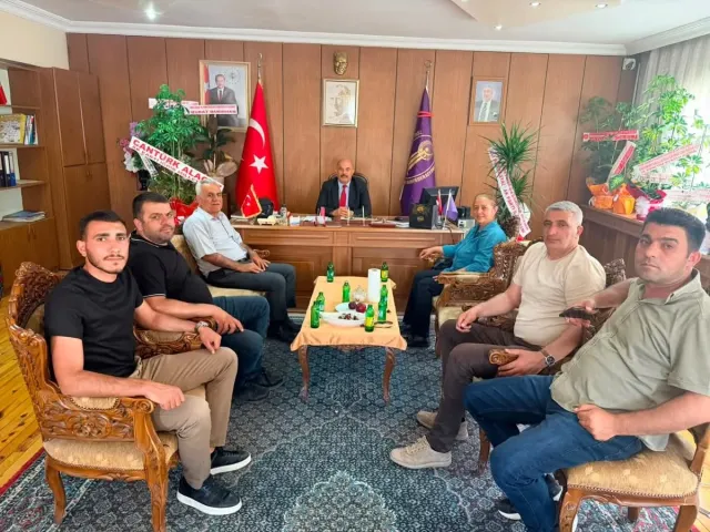 Iğdır Esnaf ve Sanatkarlar Odaları Birlik Başkanlığı’na Seçilen Mustafa Arslan’a Tebrik Ziyaretleri Sürüyor