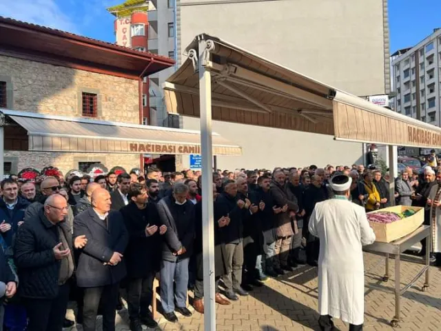 Ahmet Tutulmaz, Valinin Annesinin Defin Törenine Katıldı
