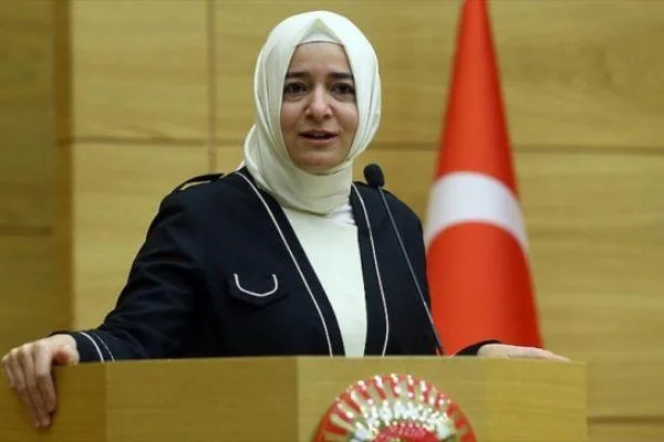Fatma Betül Sayan Kaya ve eşinden TMSF’ye gönüllü ödeme: Başsavcılık 7 bankaya yazı gönderdi kapak görseli
