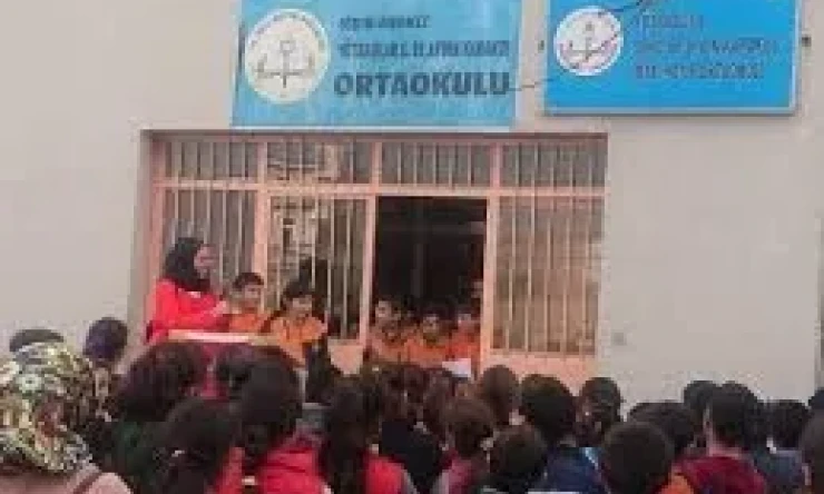 Anneler Hazır Mı? Okullar Açılıyor...