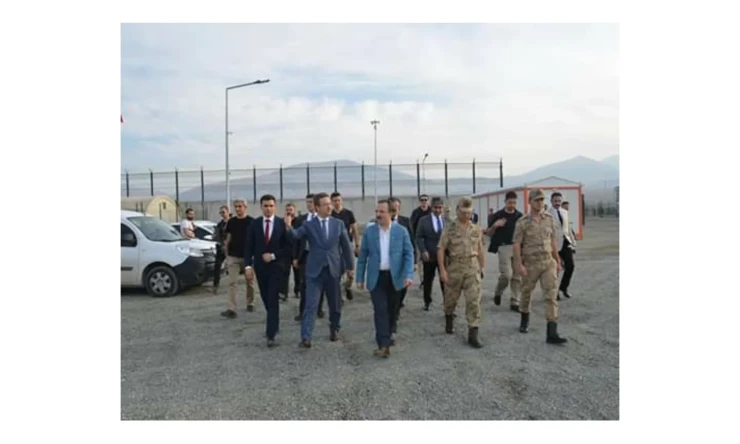 İçişleri Bakan Yardımcısı Sn. İsmail Çataklı, beraberindeki heyet ile birlikte Düzensiz Göçle Mücadele toplantısı için ilimize geldi