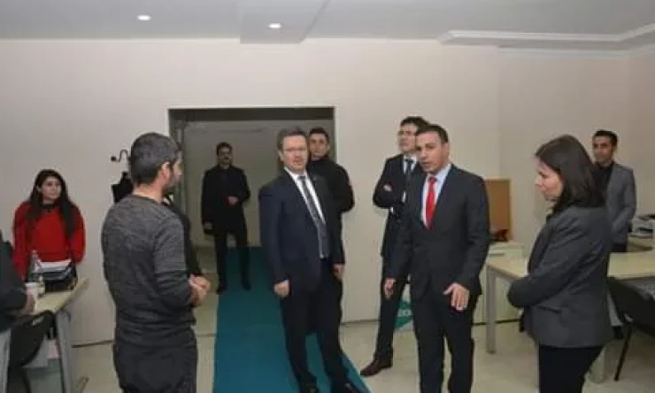 Vali Enver Ünlü, Sosyal Hizmet Merkezi Müdürlüğünün yeni hizmet binasında incelemelerde bulundu