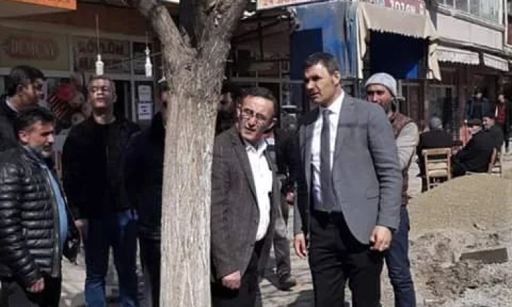 Fatih Caddesin de (Halfeli Caddesi) Bozulan Kaldırımlar Yenileniyor