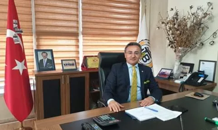Iğdır Ticaret Borsası Yönetim Kurulu Başkanı Serhat Kumtepe uyuyor.
