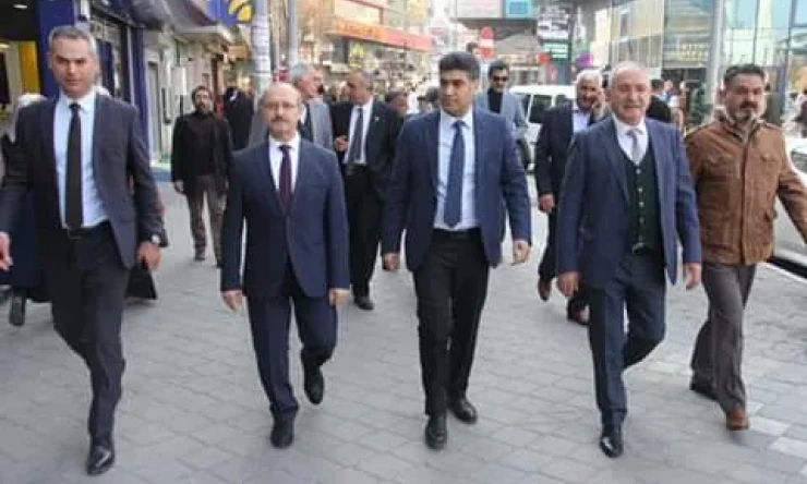 HALKIN İL BAŞKANI HALKLA OMUZ OMUZA