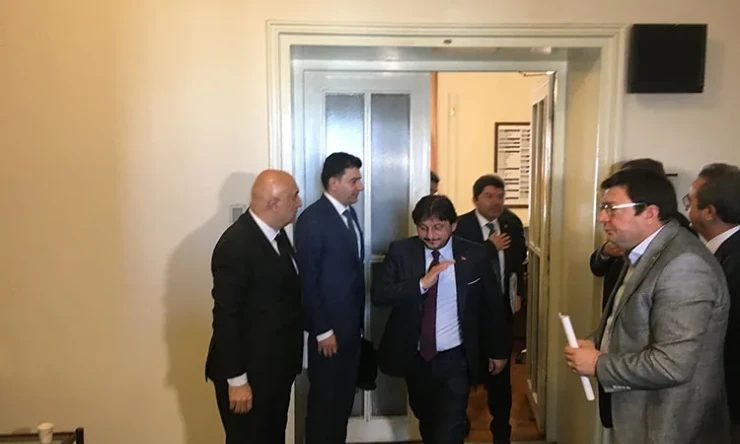 AK Parti-CHP görüşmesi sona erdi