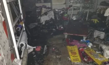 IĞDIR'da kimyasal madde ve temizlik ürünleri satışı yapılan iş yerinde yangın çıktı.