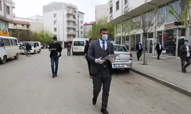 Başkan Akkuş, Koronavirüs ile mücadele Kapsamında Vatandaşlarımızı Bilgilendirmek Amacıyla El İlanı Dağıttı