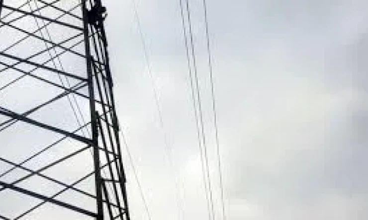 Evci köyünden kopan elektrik direği bir can aldı