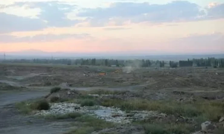 Yol çalışması sırasında iş makinası doğal gaz borusunu patlattı